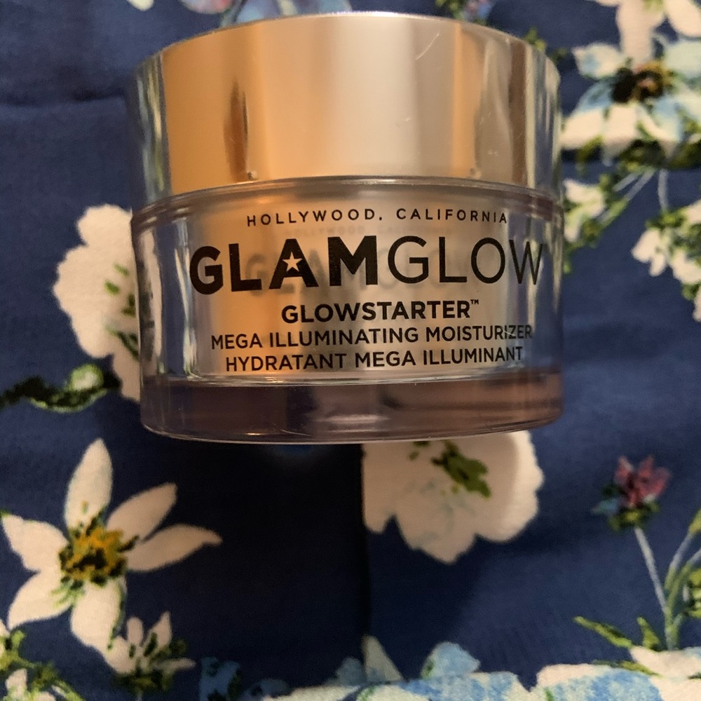 Glam glow GLOWSTARTER
MEGA ILLUMINATING MOISTURIZE